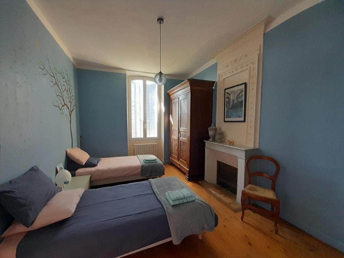 Semillac Domaine Du Grand Ormeau Bed & Breakfast エクステリア 写真