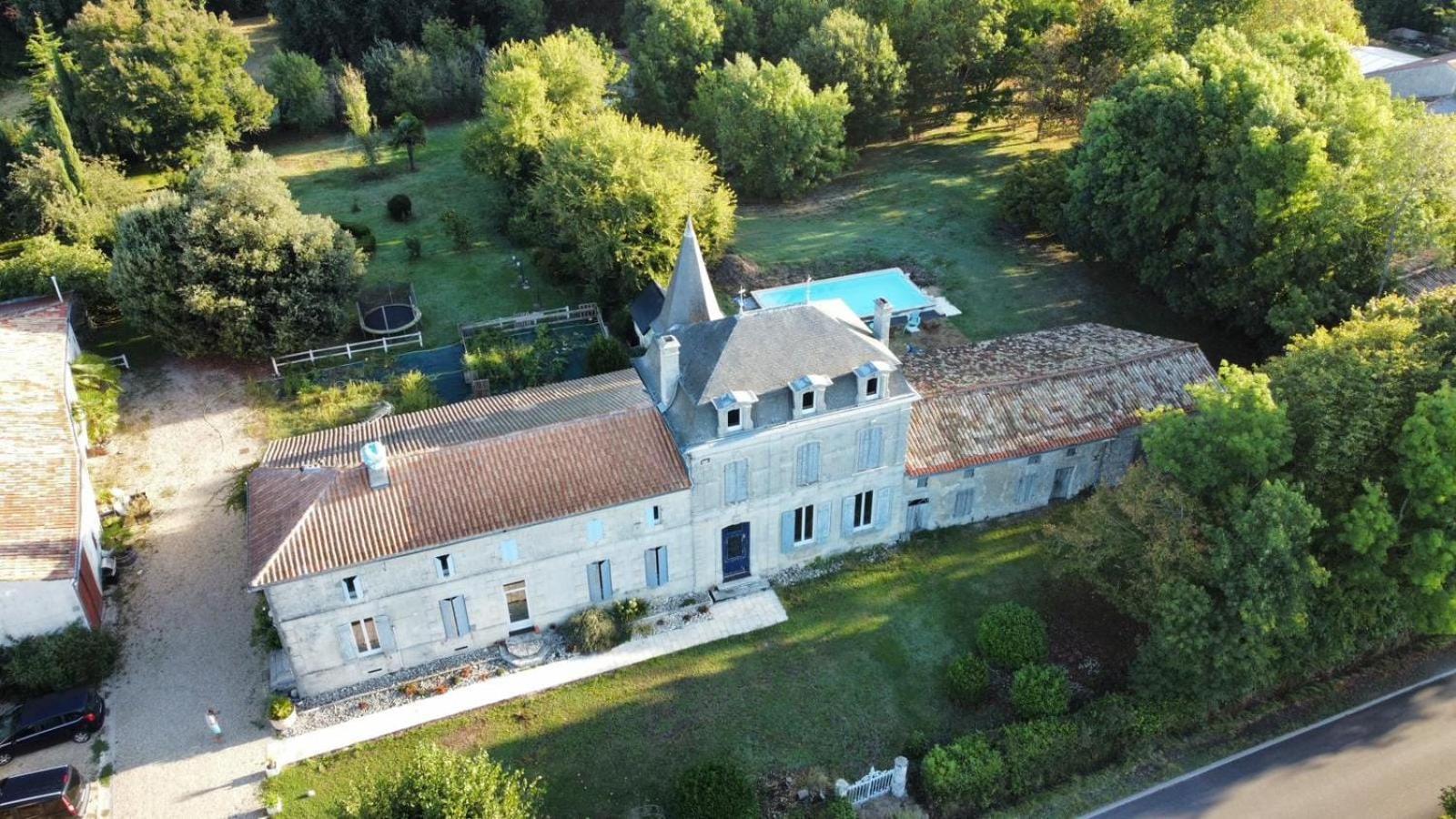 Semillac Domaine Du Grand Ormeau Bed & Breakfast エクステリア 写真